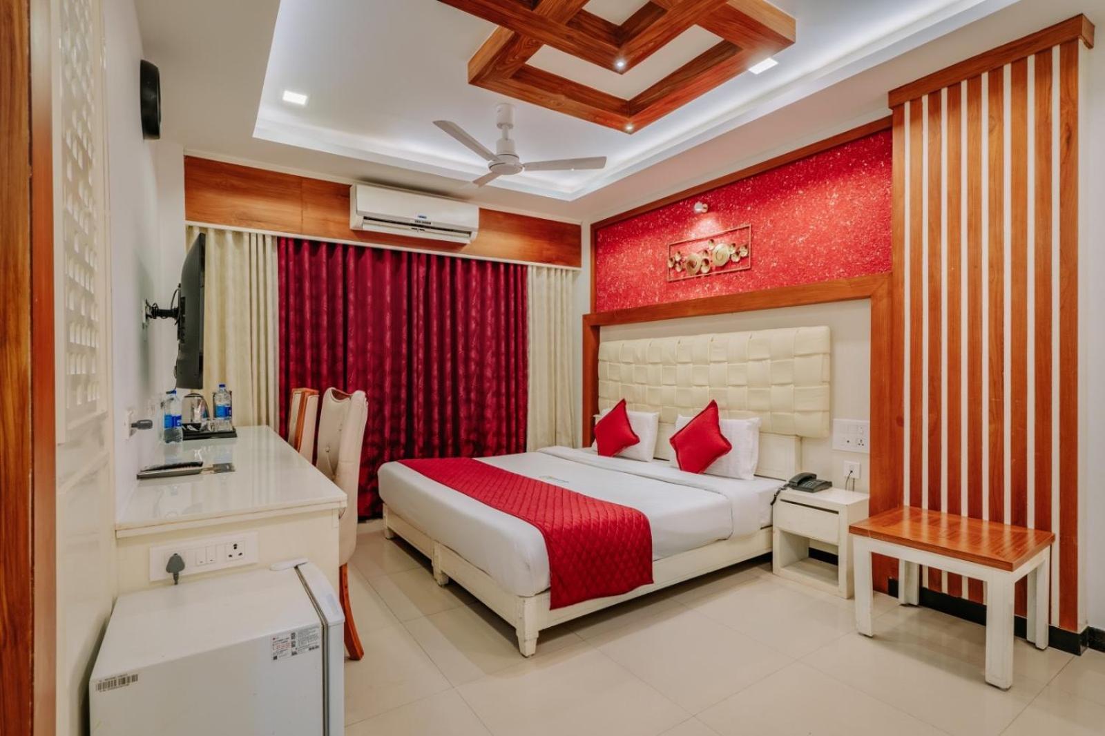 Excellency Airport Hotel Kochi Buitenkant foto